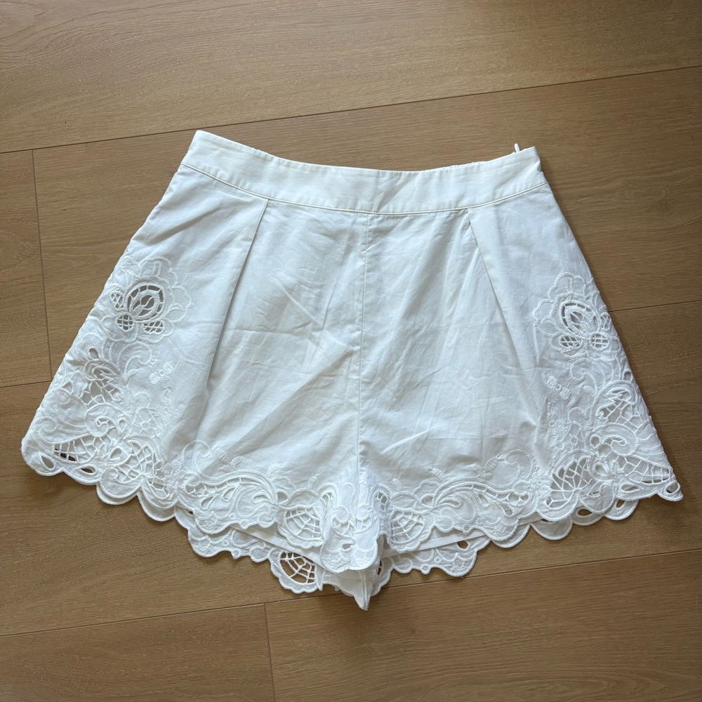 Zara Embroidered Lace Trim Pleated Women Shorts Sz S - Picture 9 of 11